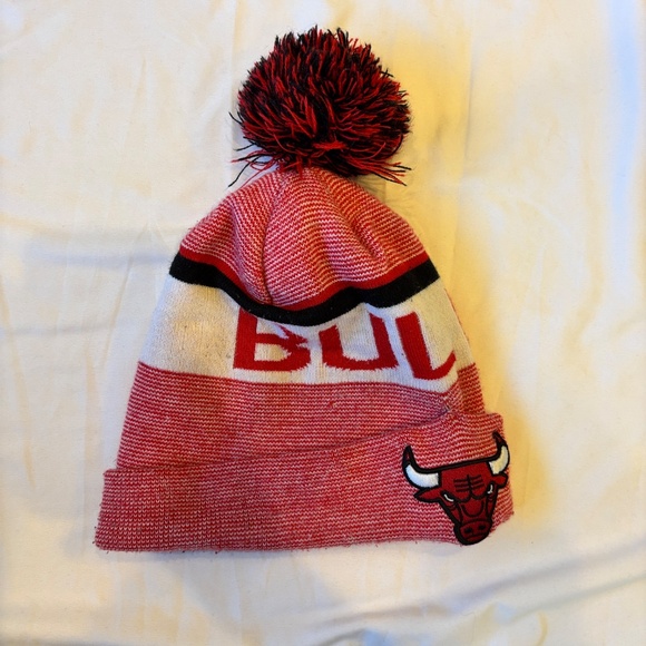 Vintage Chicago Bulls Knit Beanie Pom Hat | Red Black White | NBA OSFM - Picture 4 of 6